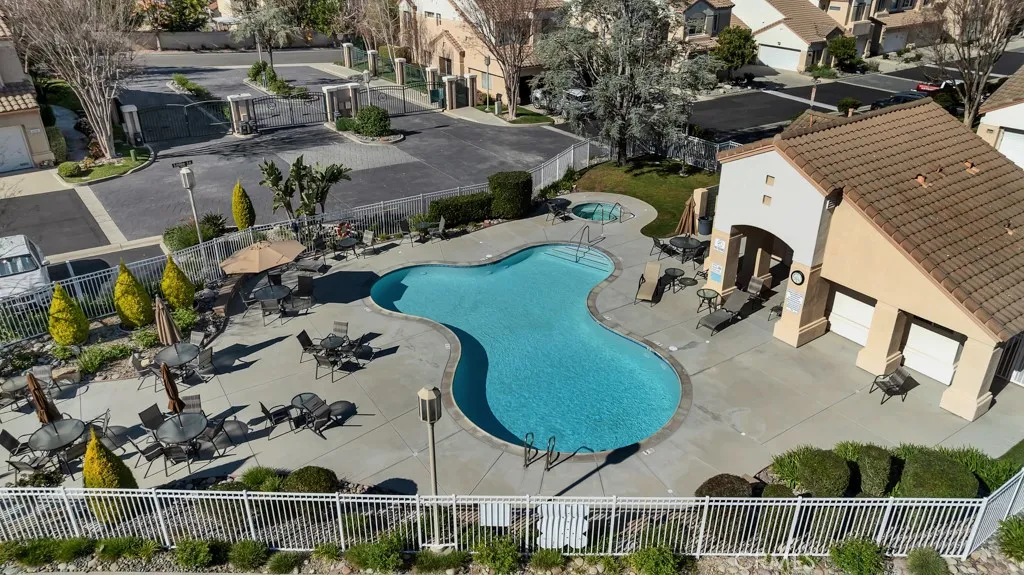 638 High Plains, Simi Valley, California 93065 home-pic-30
