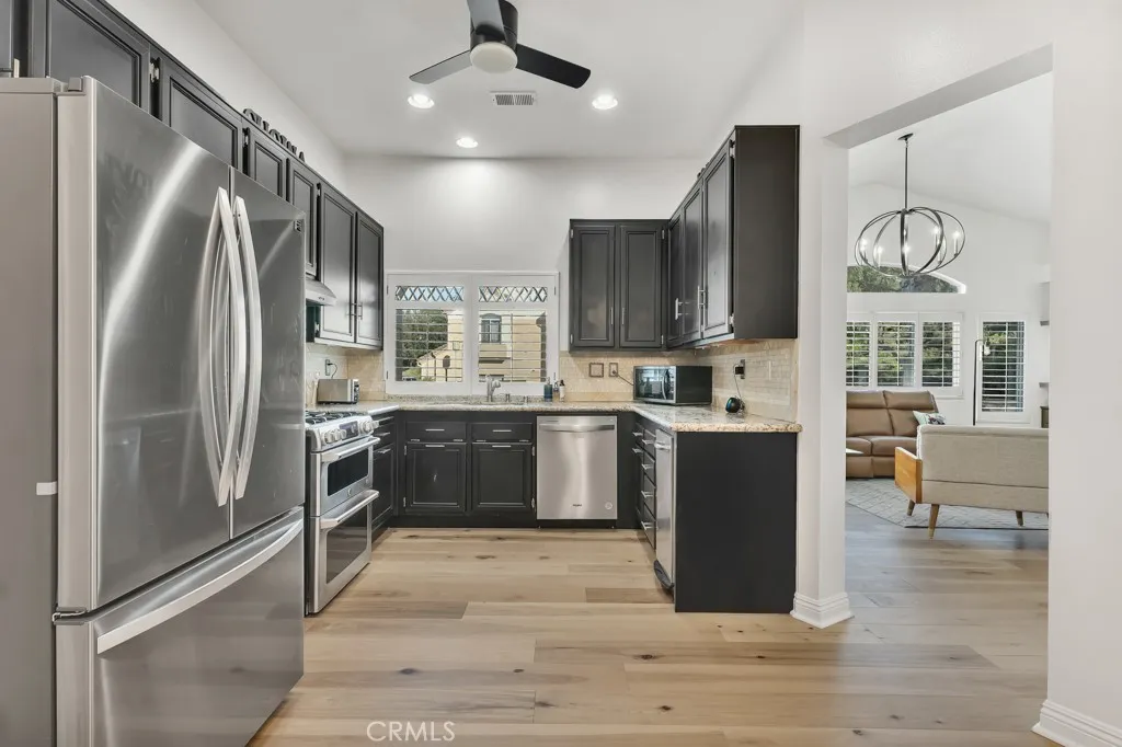 638 High Plains, Simi Valley, California 93065 home-pic-16