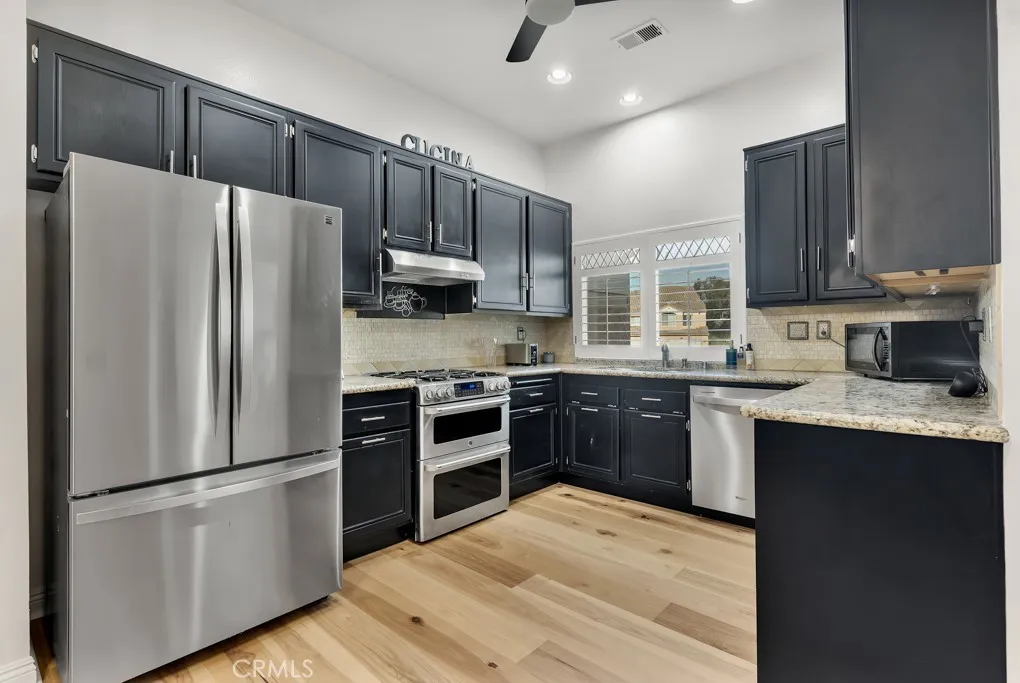 638 High Plains, Simi Valley, California 93065 home-pic-15