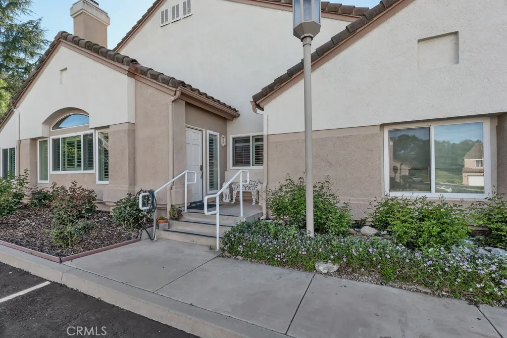 638 High Plains, Simi Valley, California 93065 home-pic-4