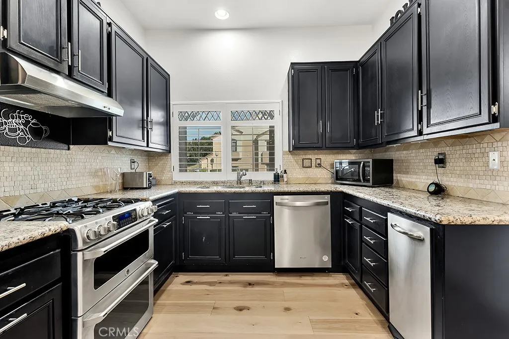 638 High Plains, Simi Valley, California 93065 home-pic-14