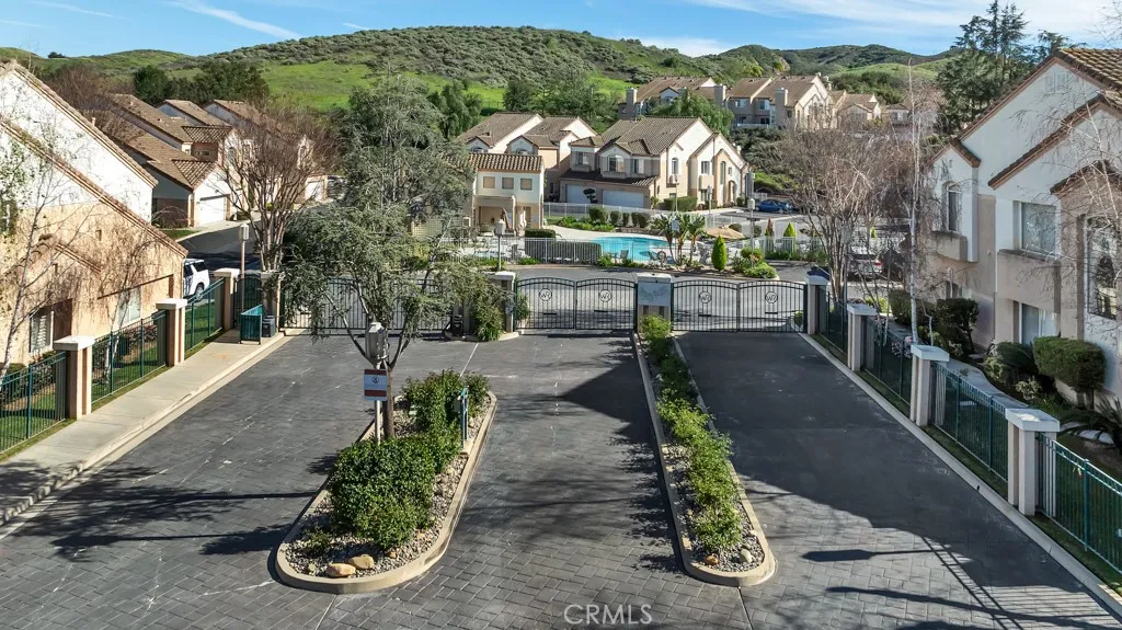 638 High Plains, Simi Valley, California 93065 home-pic-3
