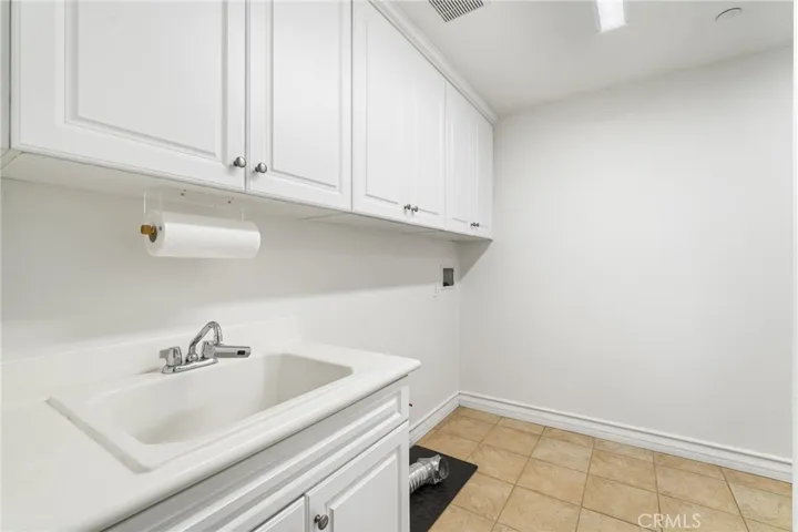 97 Rinaldi, Irvine, California 92620