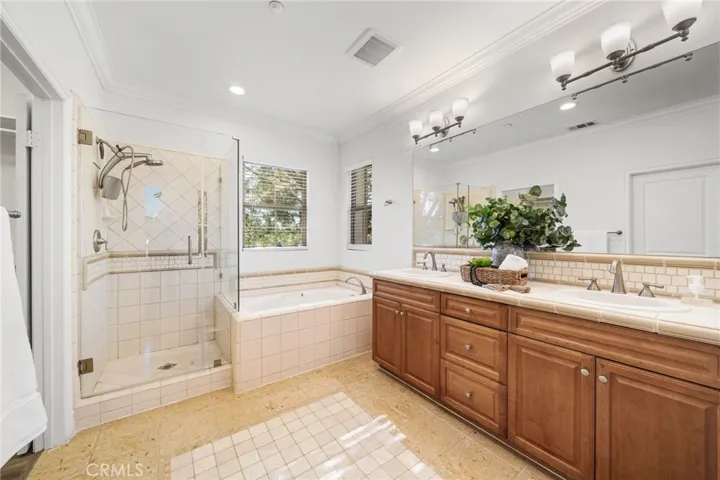 97 Rinaldi, Irvine, California 92620