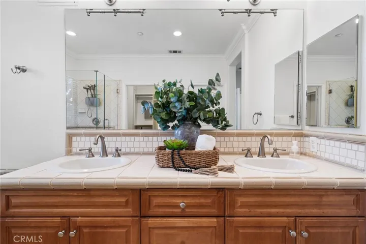 97 Rinaldi, Irvine, California 92620