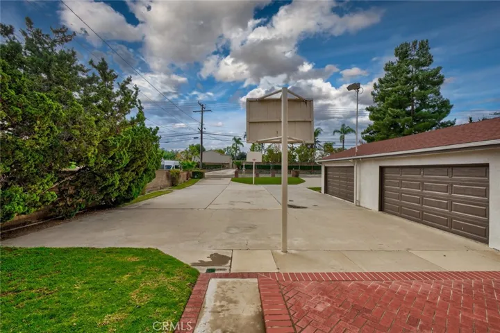 17751 Buena Vista Avenue, Yorba Linda, California 92886