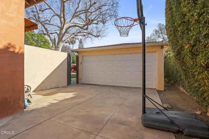 68-web-or-mls-12244 Tiara St_MEDIA360VR-