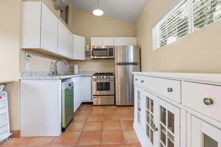 61-web-or-mls-12244 Tiara St_MEDIA360VR-