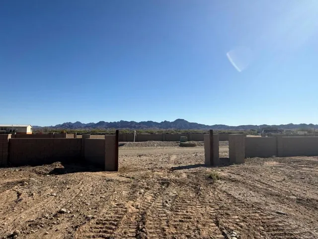 looking from lot to the East and Rio Vista Way