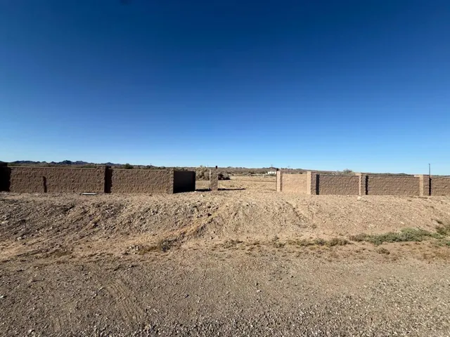 From Rio Vista Way towards lot (facing west)