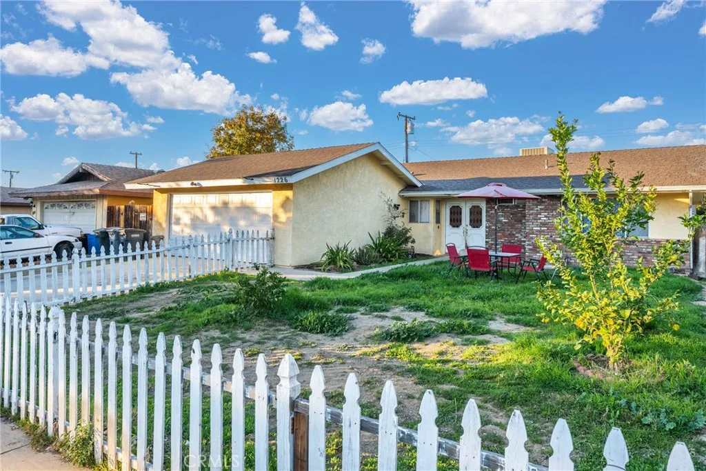 1226 Lucerne, Hemet, California 92543 home-pic-1