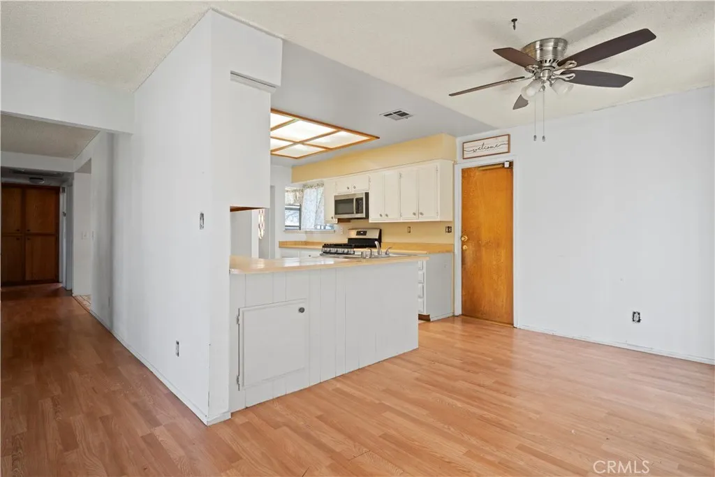 1226 Lucerne, Hemet, California 92543 home-pic-19