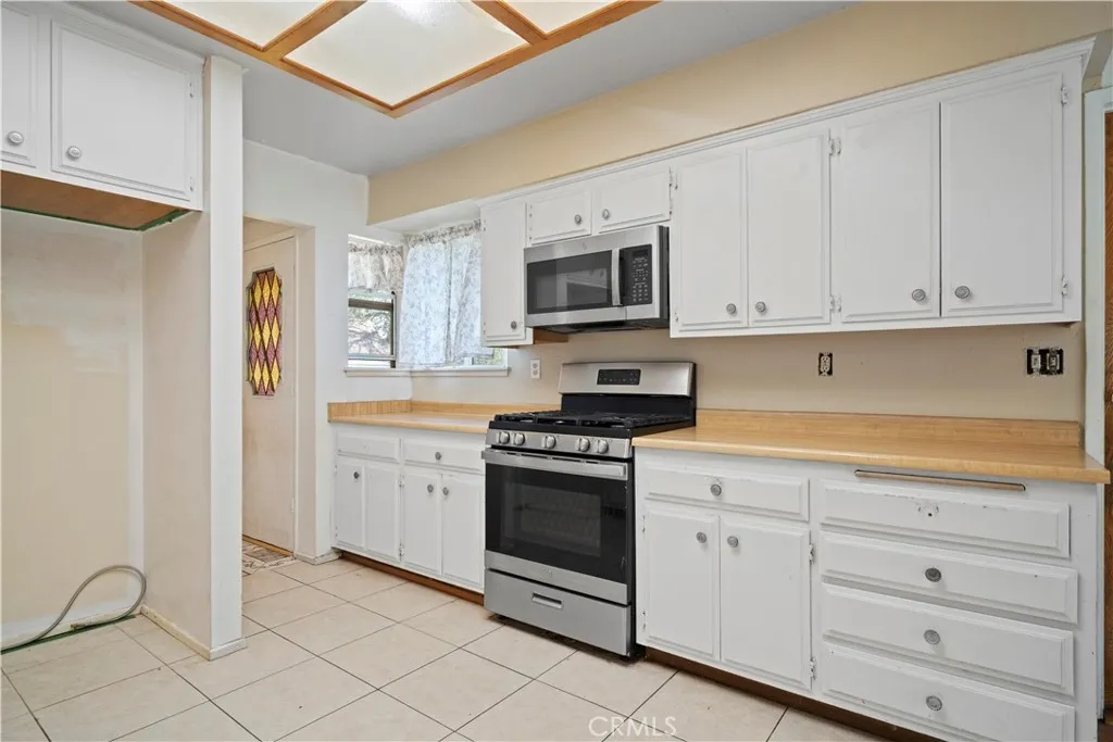 1226 Lucerne, Hemet, California 92543 home-pic-23