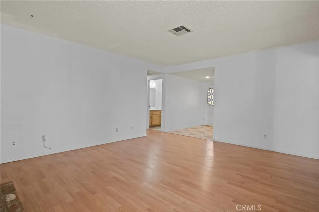 1226 Lucerne, Hemet, California 92543 home-pic-5