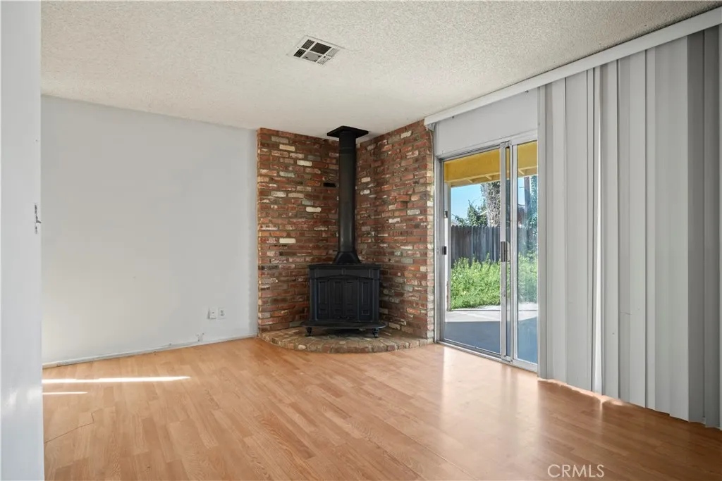 1226 Lucerne, Hemet, California 92543 home-pic-6