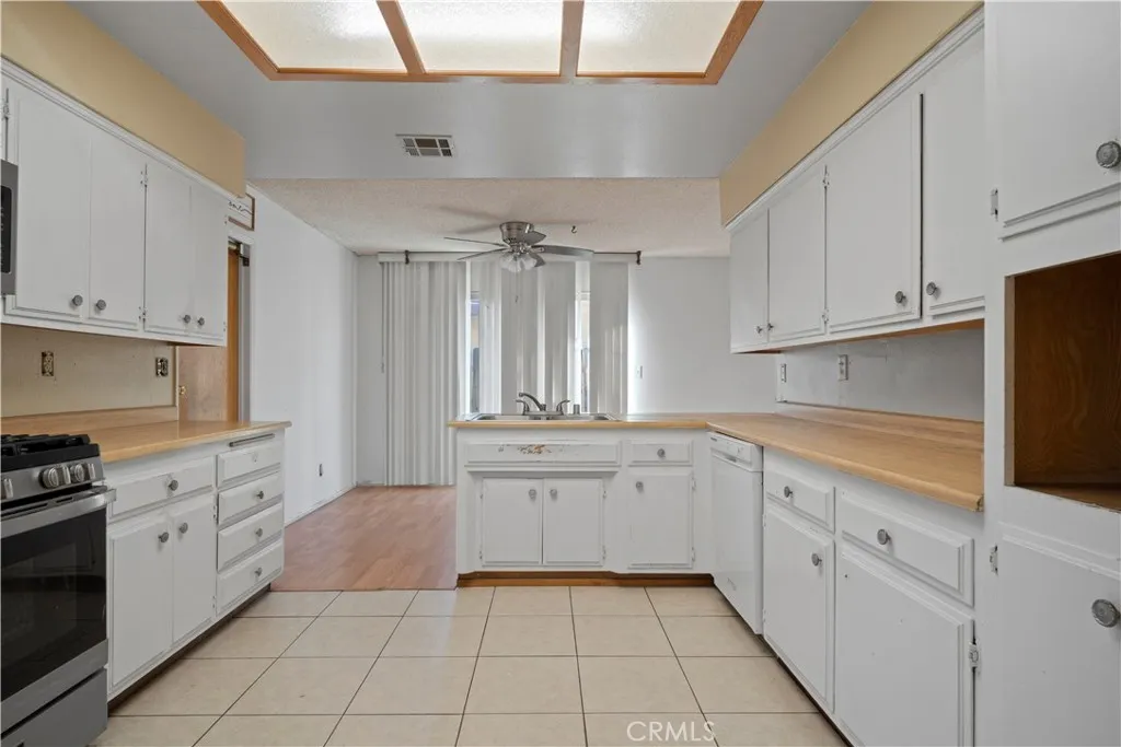 1226 Lucerne, Hemet, California 92543 home-pic-22