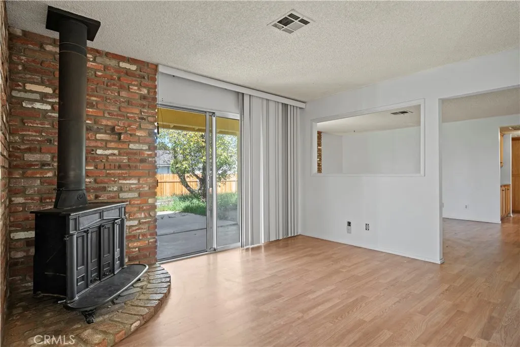 1226 Lucerne, Hemet, California 92543 home-pic-7