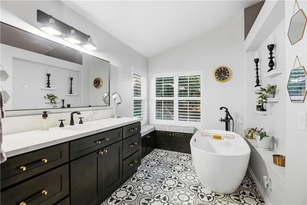 22315 Circle J Ranch, Saugus, California 91350 home-pic-22