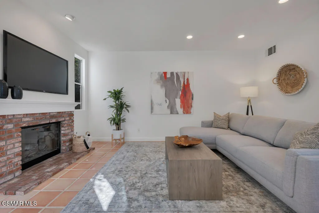 3842 Timberridge Road, Moorpark, California 93021 home-pic-23