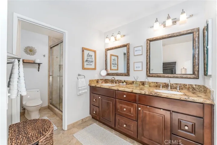 En-suite primary bath