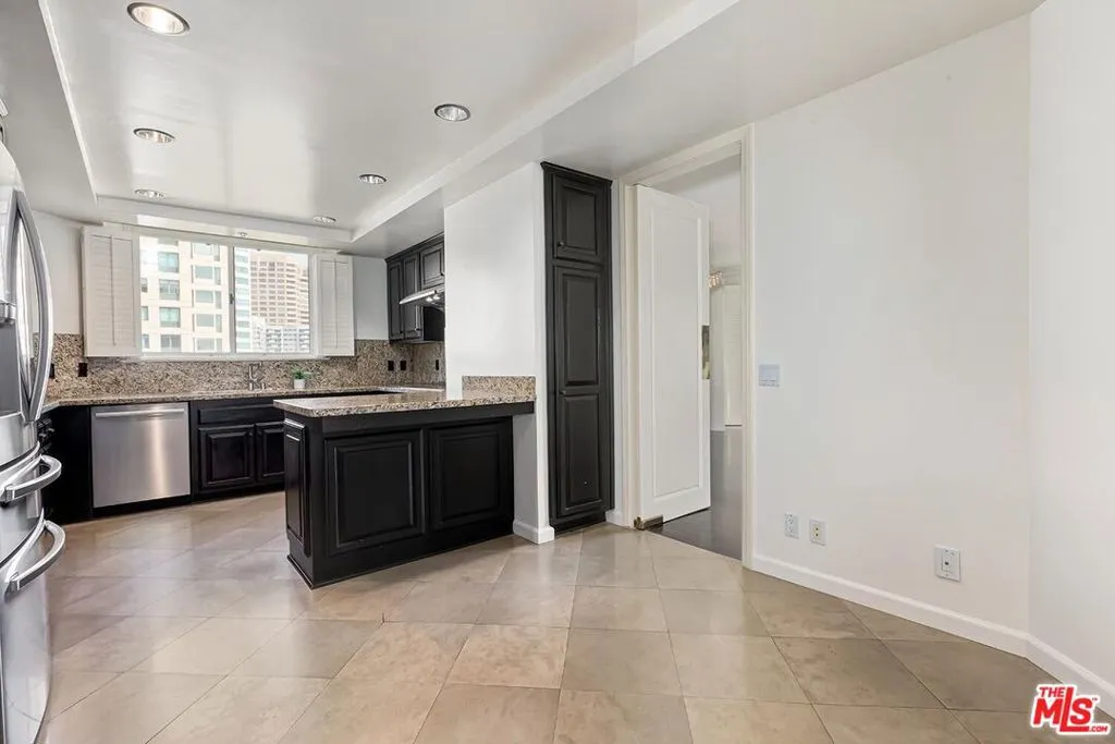 10550 Wilshire Boulevard 804, Los Angeles, California 90024 home-pic-4