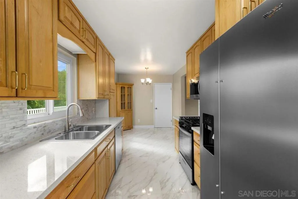 1263 Cresthill Rd, El Cajon, California 92021 home-pic-8