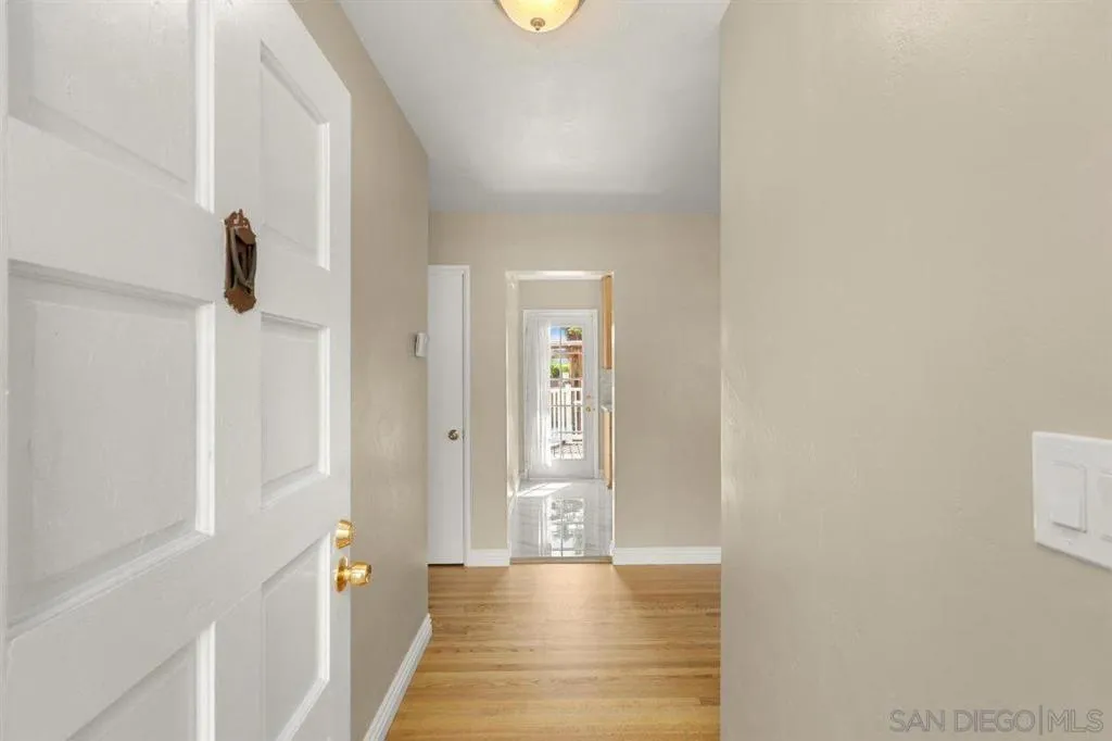 1263 Cresthill Rd, El Cajon, California 92021 home-pic-3
