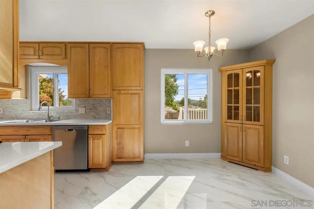 1263 Cresthill Rd, El Cajon, California 92021 home-pic-10