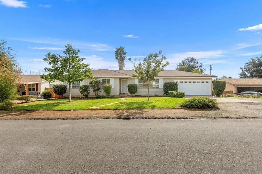 1263 Cresthill Rd, El Cajon, California 92021 home-pic-1