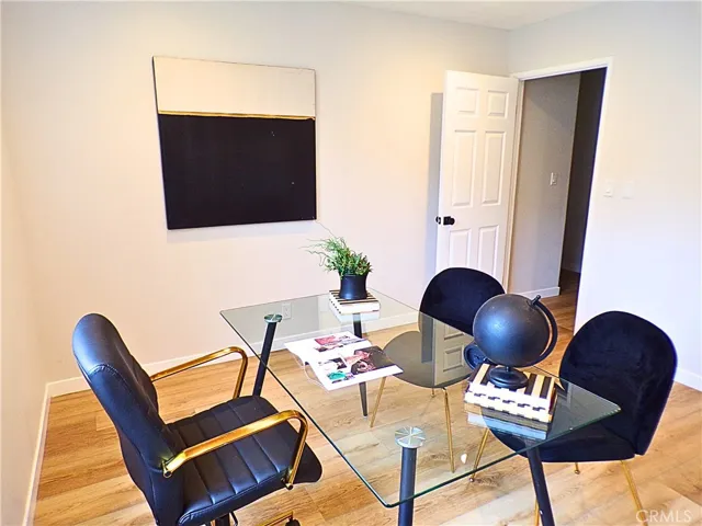 Pre-tenancy staged photos.May not look the same in person.