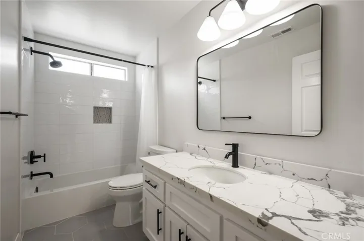 1524 251st Street B, Harbor City, California 90710
