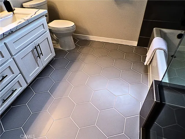 Pre-tenancy staged photos.