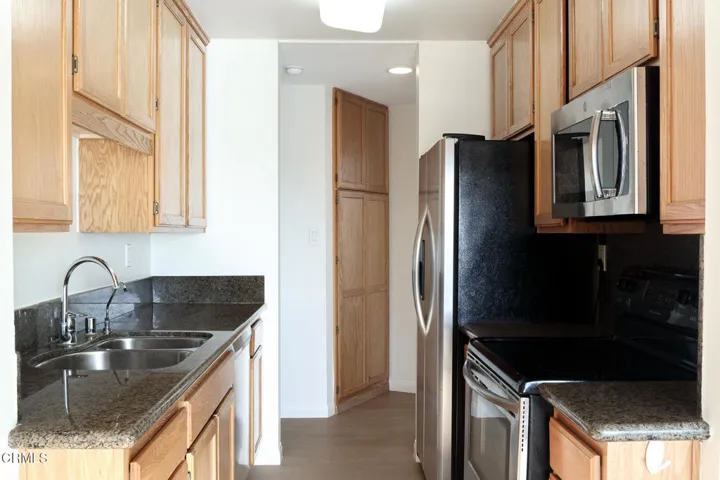 2901 Peninsula 144-4