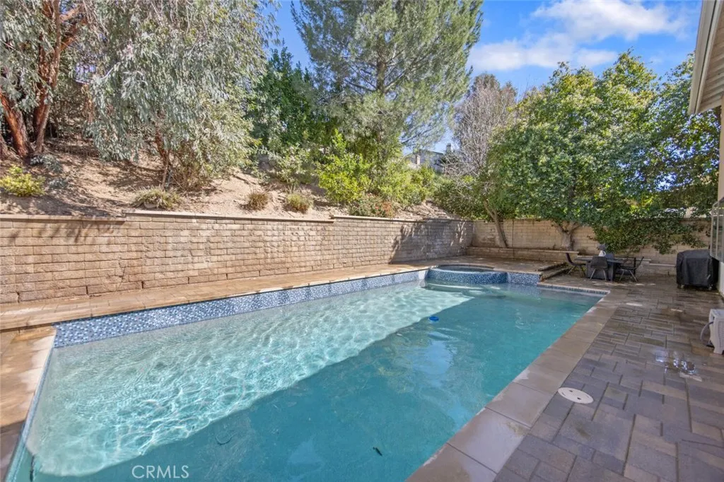 21961 Peppercorn, Saugus, California 91350 home-pic-32