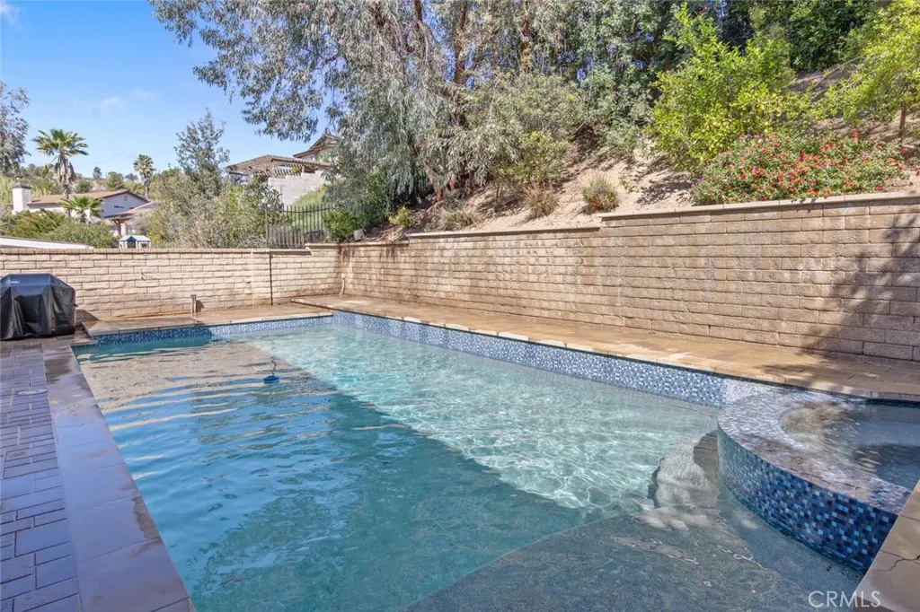 21961 Peppercorn, Saugus, California 91350 home-pic-34