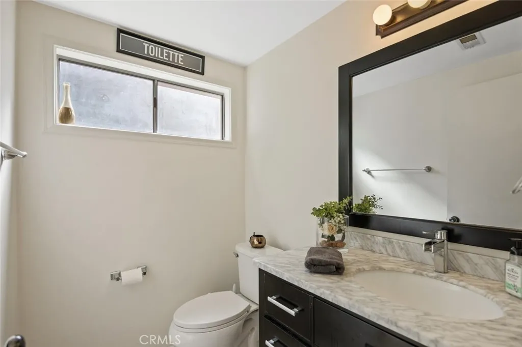 21961 Peppercorn, Saugus, California 91350 home-pic-24