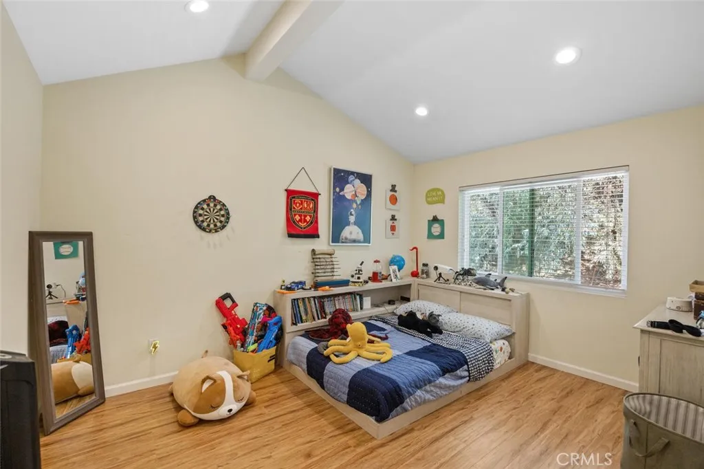 21961 Peppercorn, Saugus, California 91350 home-pic-27