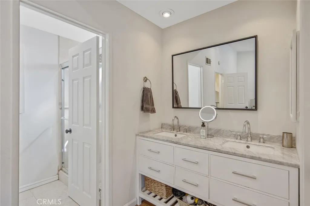 21961 Peppercorn, Saugus, California 91350 home-pic-26
