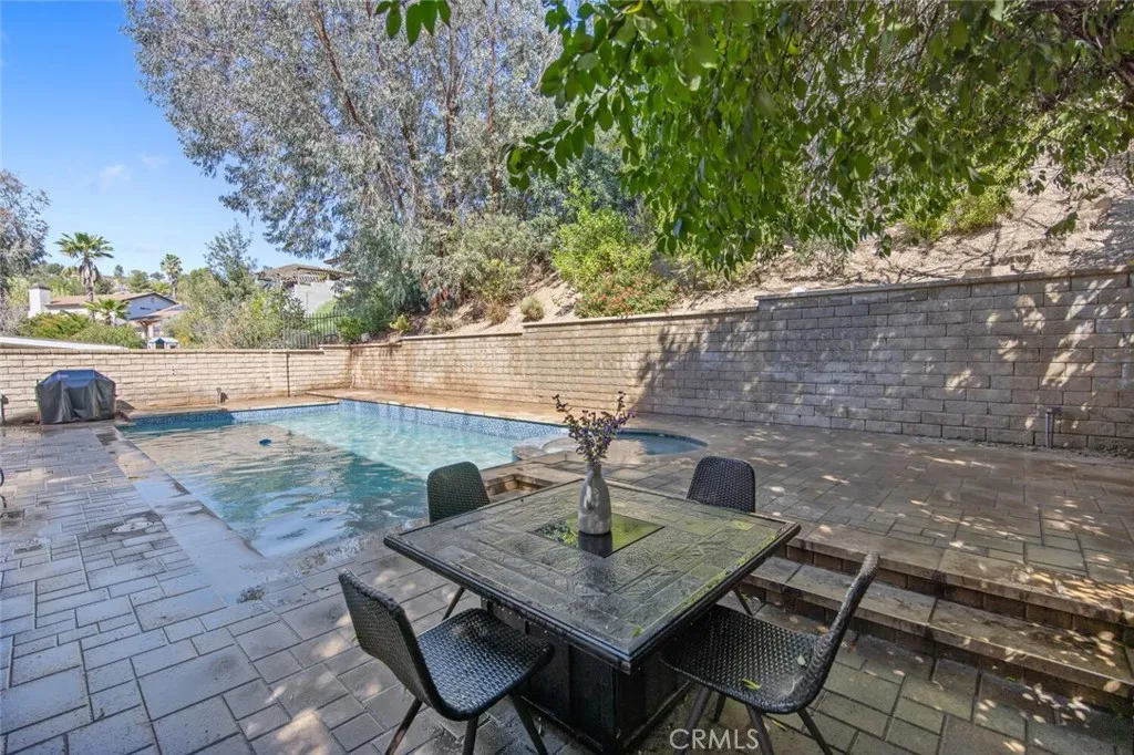 21961 Peppercorn, Saugus, California 91350 home-pic-35