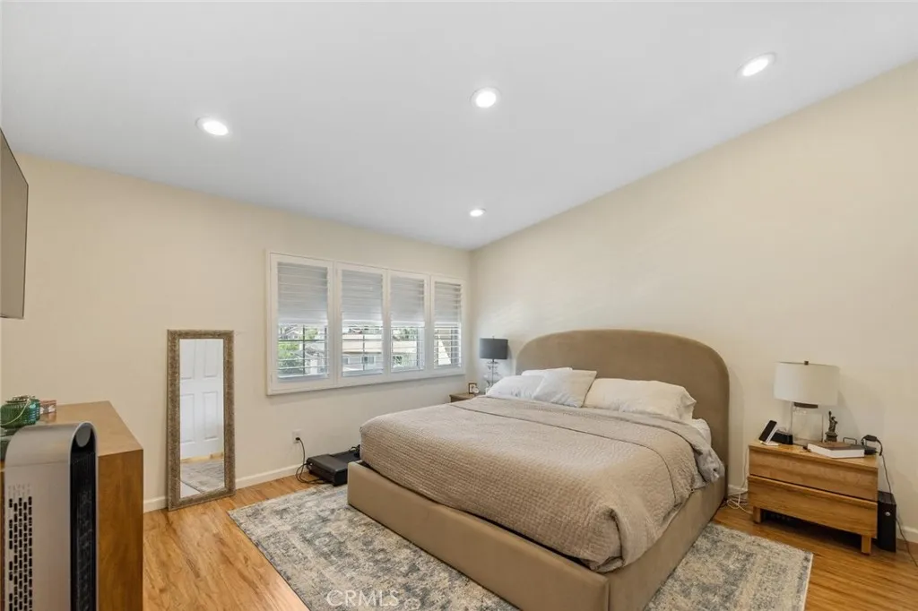 21961 Peppercorn, Saugus, California 91350 home-pic-25