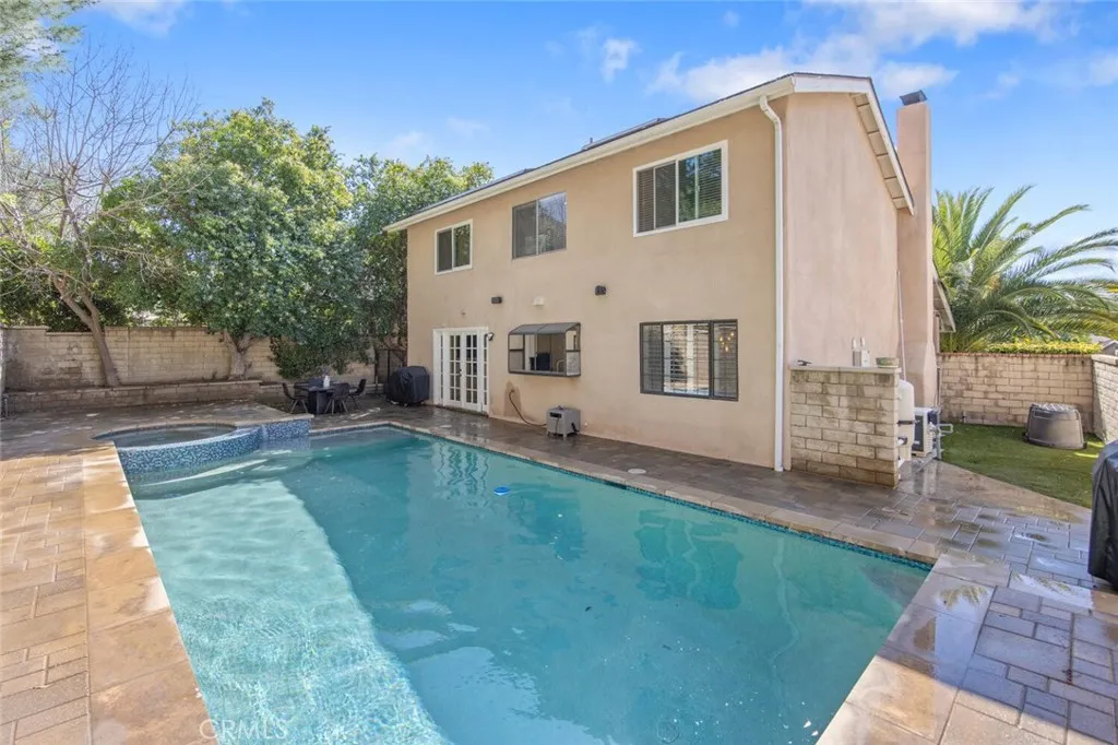 21961 Peppercorn, Saugus, California 91350 home-pic-38