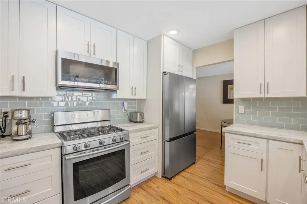 21961 Peppercorn, Saugus, California 91350 home-pic-20