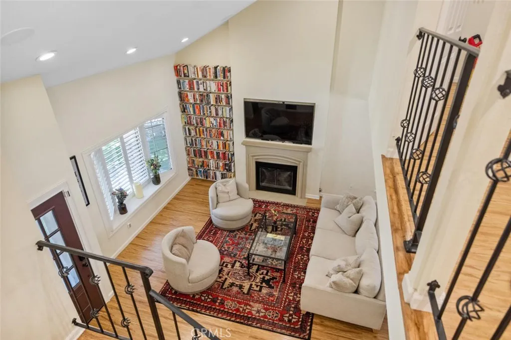 21961 Peppercorn, Saugus, California 91350 home-pic-12