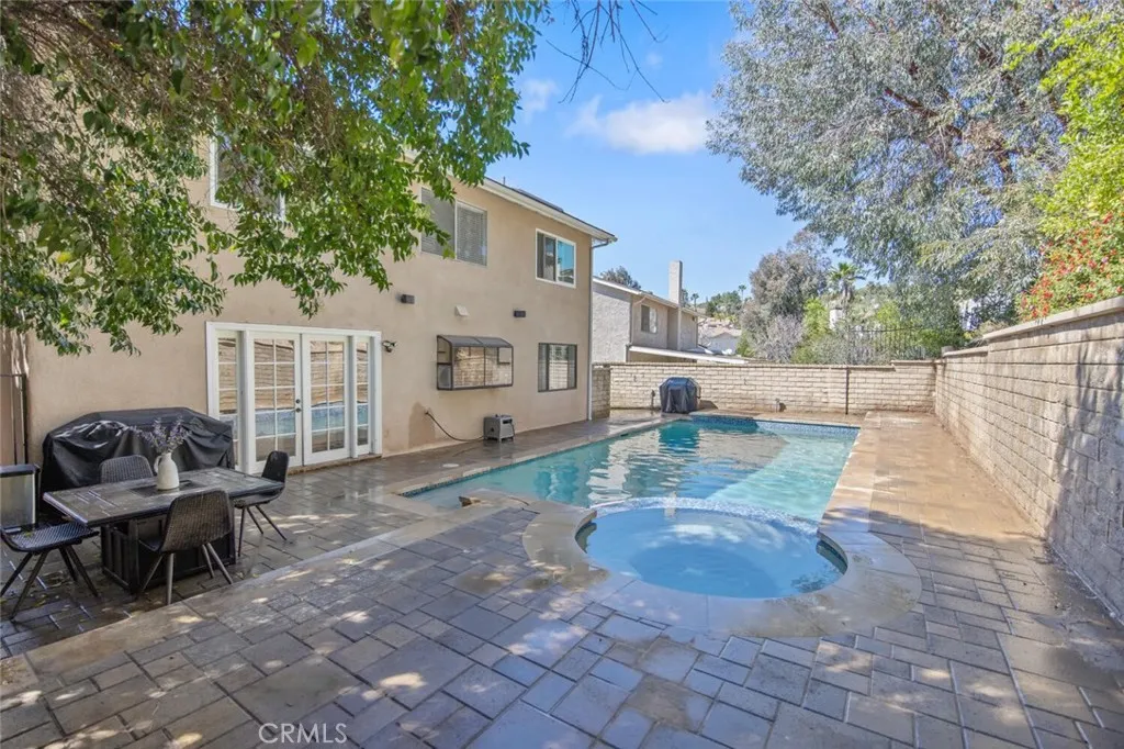 21961 Peppercorn, Saugus, California 91350 home-pic-36