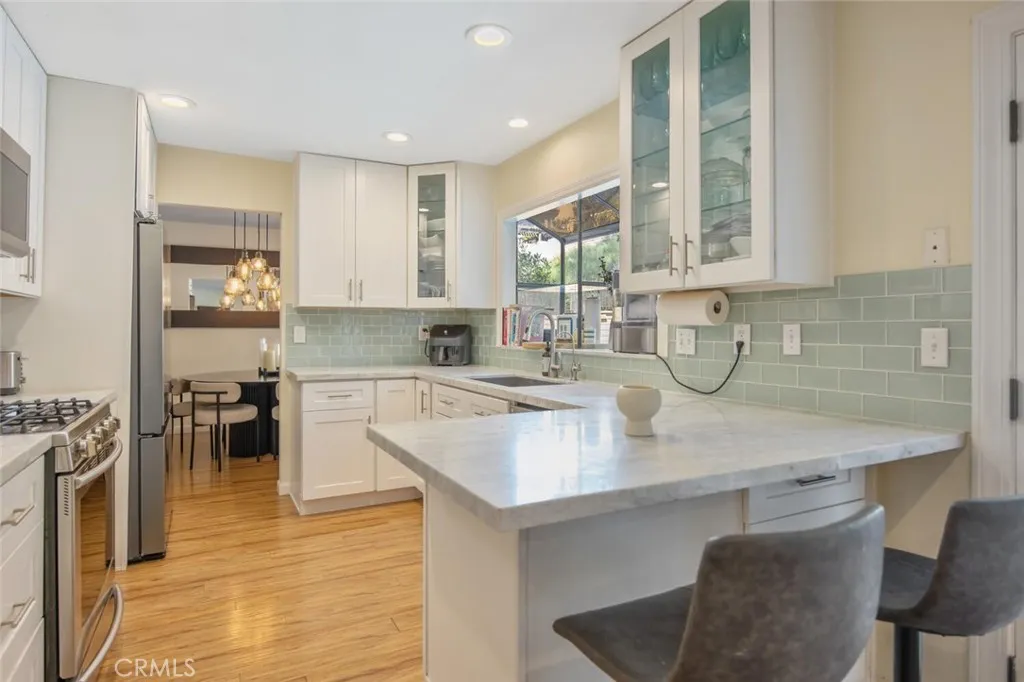 21961 Peppercorn, Saugus, California 91350 home-pic-18