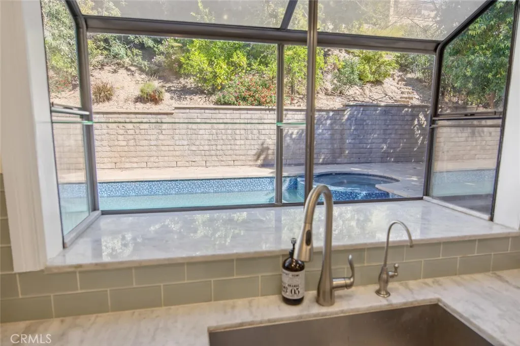 21961 Peppercorn, Saugus, California 91350 home-pic-22