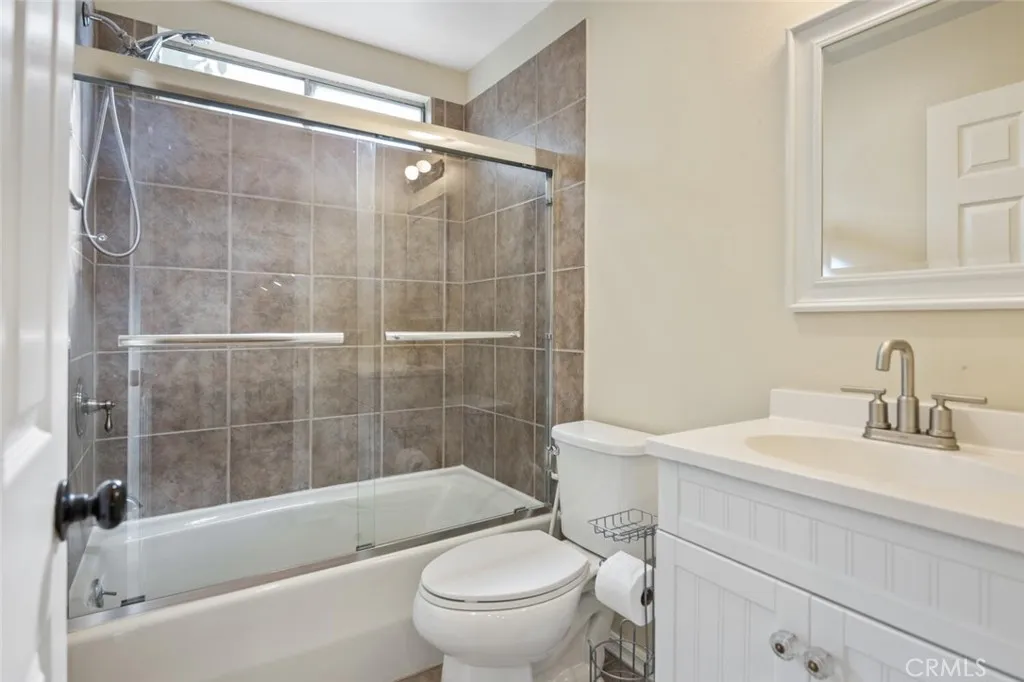21961 Peppercorn, Saugus, California 91350 home-pic-28