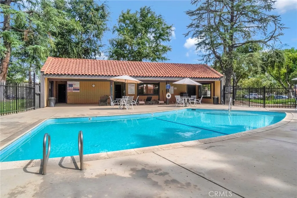 1751 W Santa Ana, Fresno, California 93705 home-pic-25