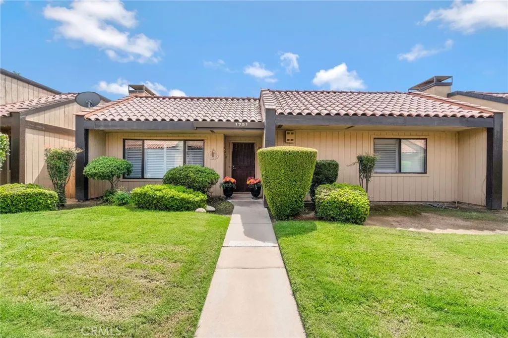 1751 W Santa Ana, Fresno, California 93705 home-pic-1