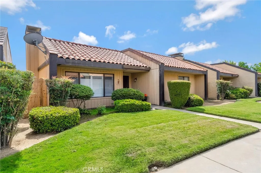 1751 W Santa Ana, Fresno, California 93705 home-pic-2